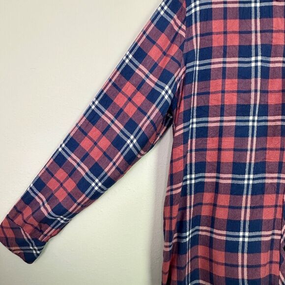 Rails Rust, Navy Blue Plaid Button Down Shirt size Large, EUC - Picture 6 of 13